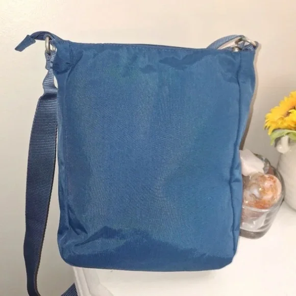 Baggallini Teal Crossbody Bag EUC - Picture 2 of 3